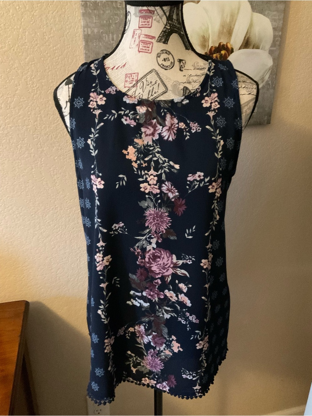 Xhilaration Navy Floral Sleeveless Tank with Pink Accents Size L